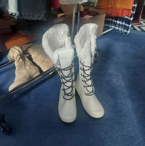 White fur moon boots!